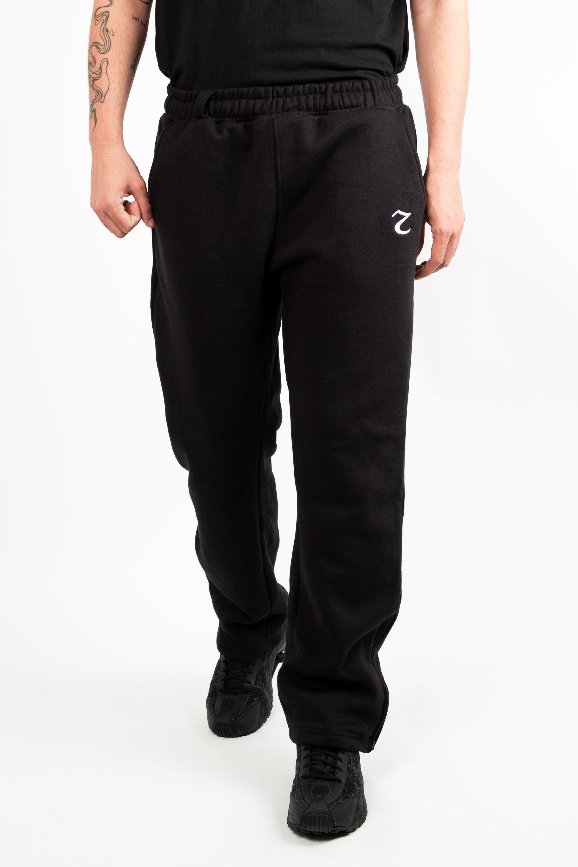 CRISTAL BLACK
