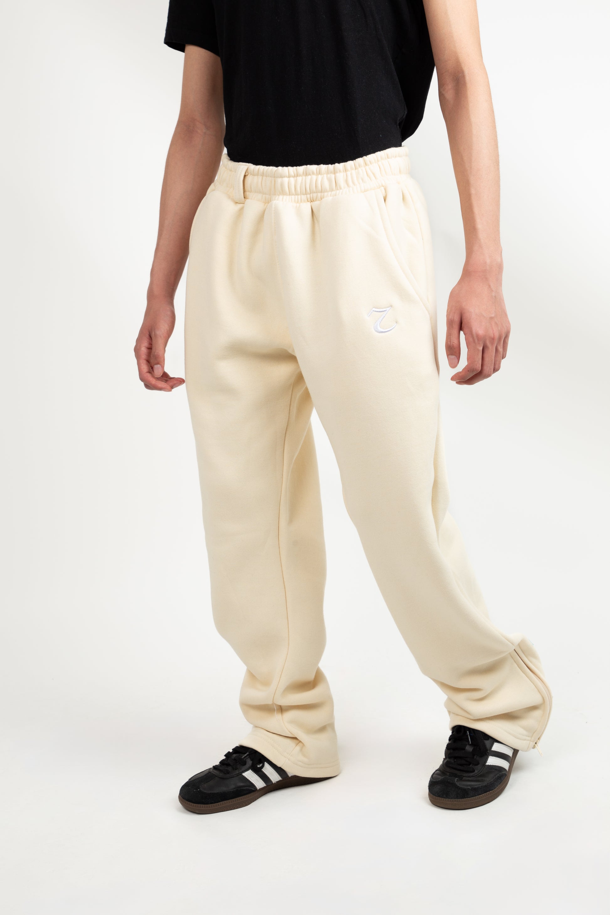 CREAMY JOGGER
