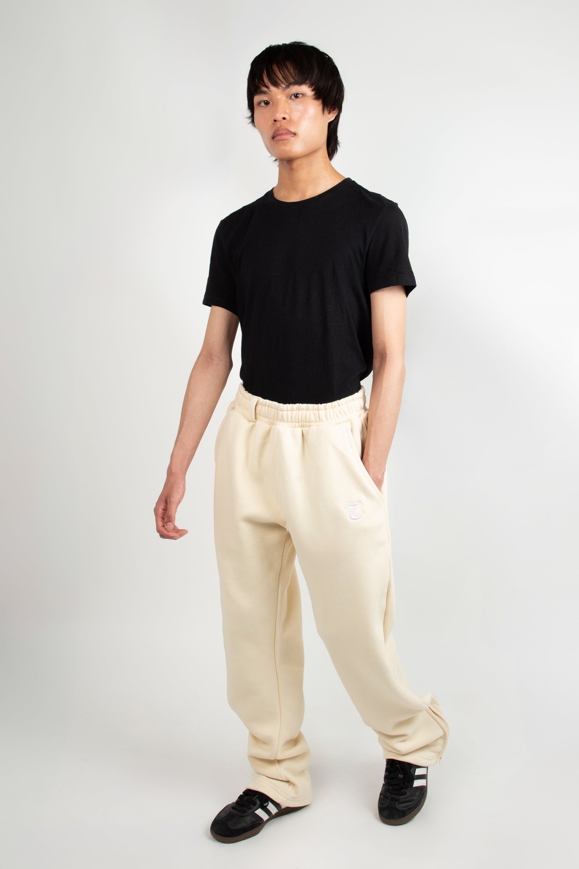 CREAMY JOGGER