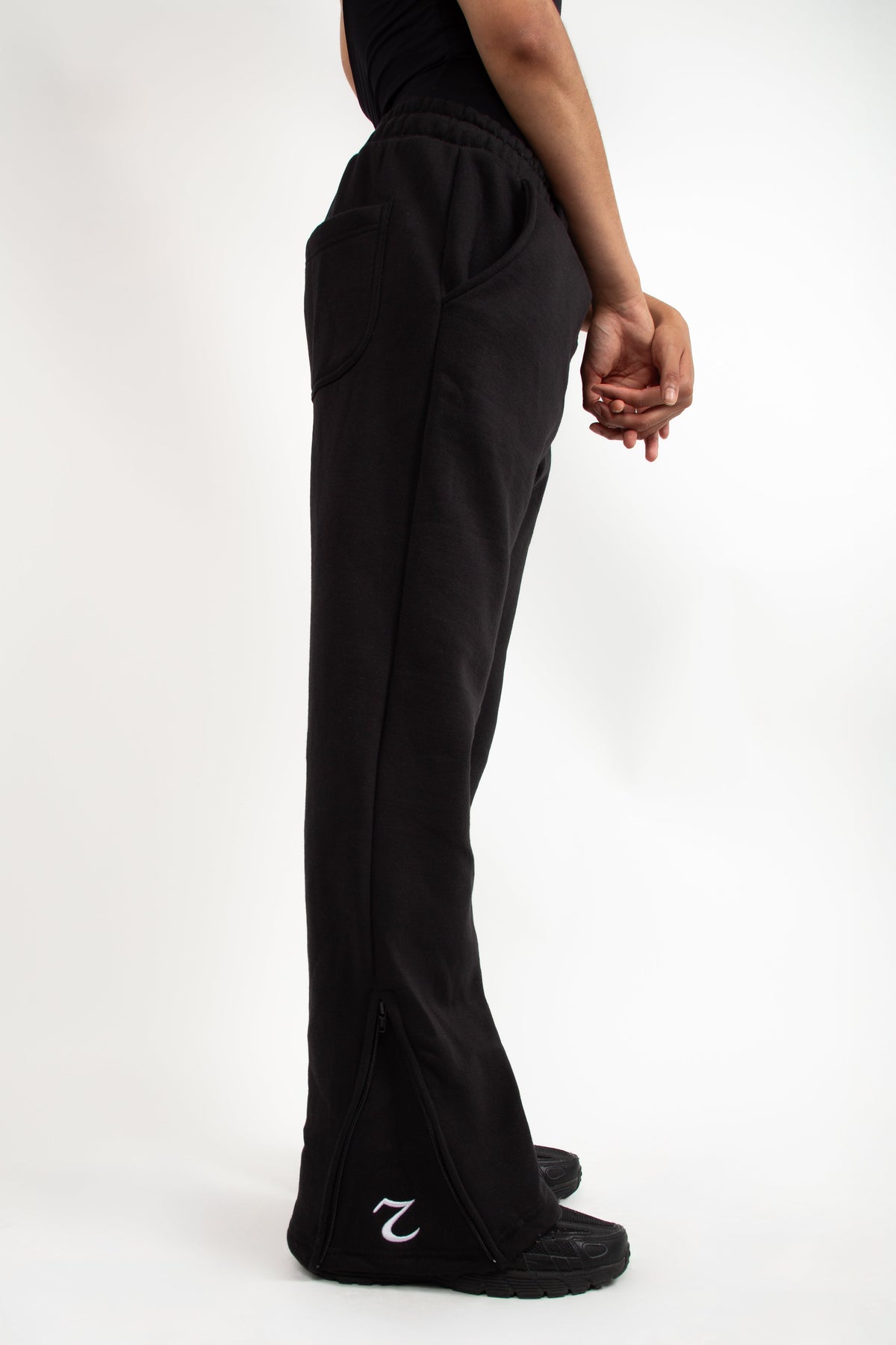 CRISTAL BLACK